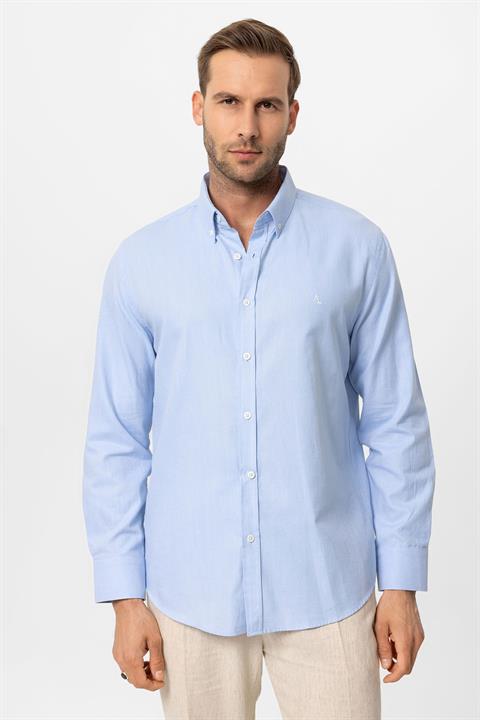 Slim Fit Men's Shirt With Buttoned Collar