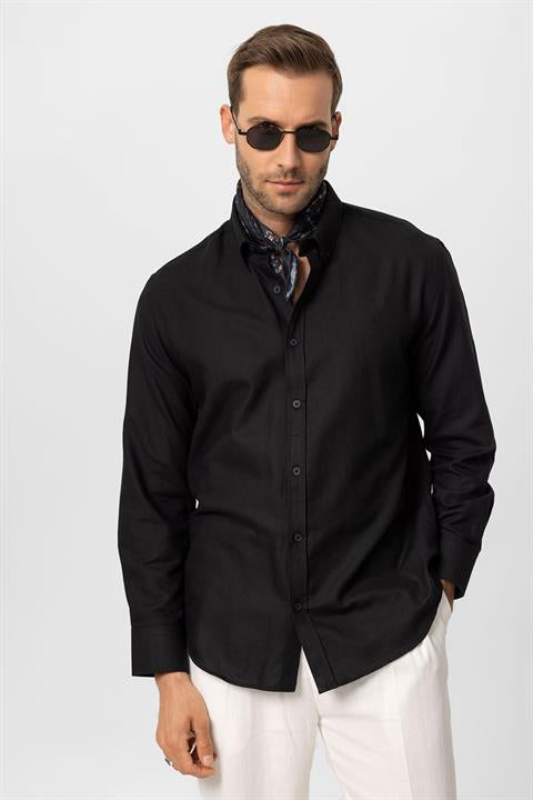 Slim Fit Men's Shirt With Buttoned Collar